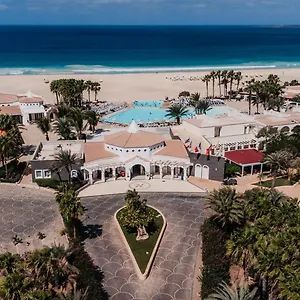 Voi De Chaves Hotel